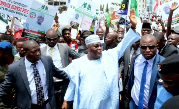 "Buhari Must Go" - Atiku Tells Cheering Adamawa Supporters